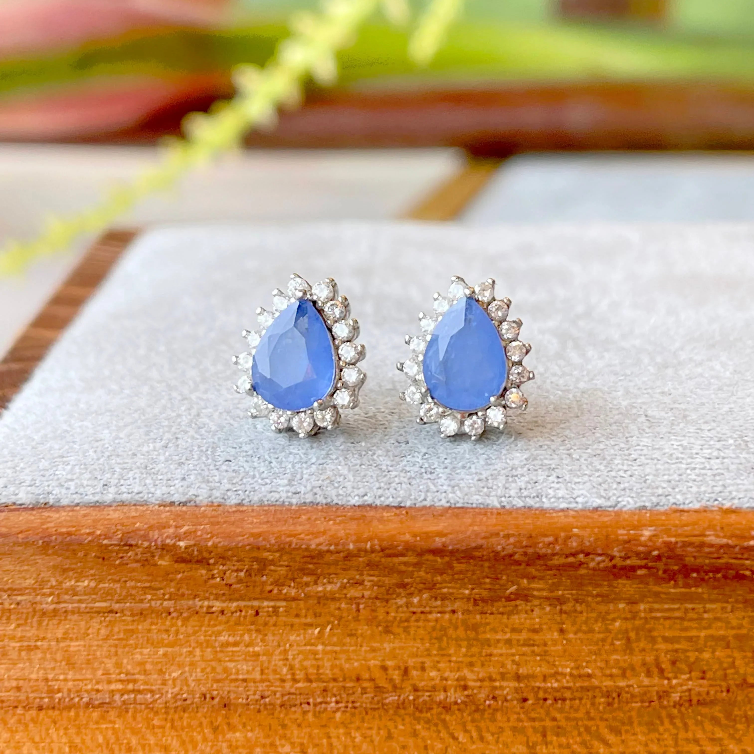 TANZANITE LILY EARRING| SILVER | 925 QUEEN | BRAINSTORM JEWELRY - Brainstorm Jewelry