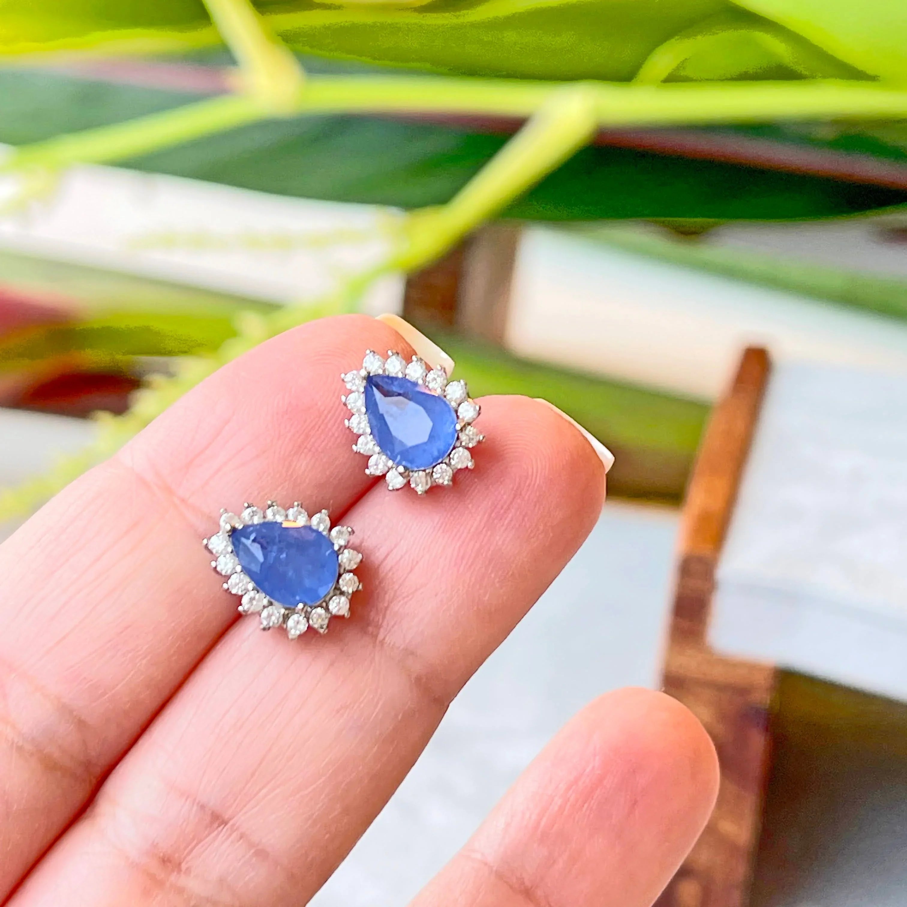 TANZANITE LILY EARRING| SILVER | 925 QUEEN | BRAINSTORM JEWELRY - Brainstorm Jewelry