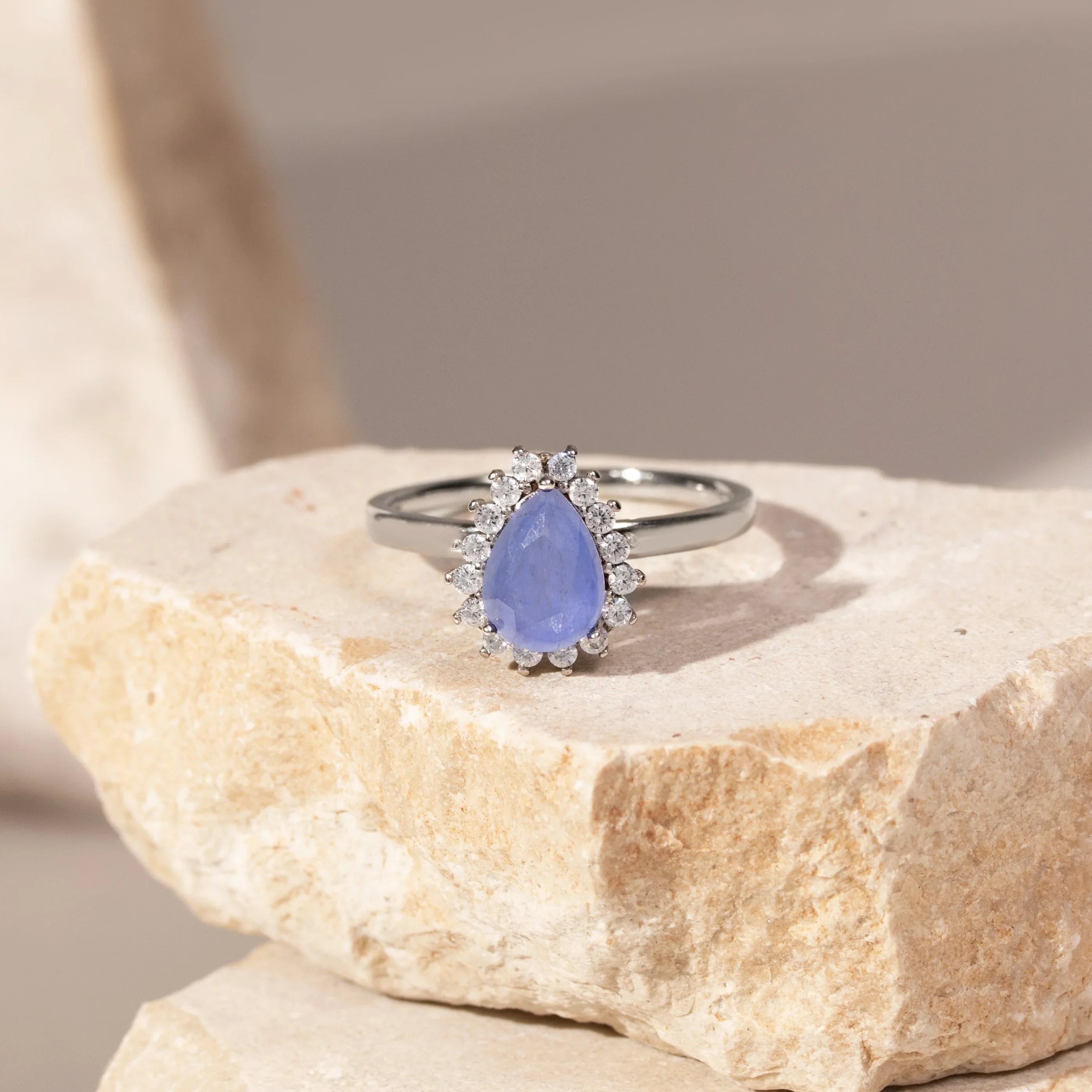 TANZANITE LILY RING | SILVER | 925 QUEEN | BRAINSTORM JEWELRY - Brainstorm Jewelry