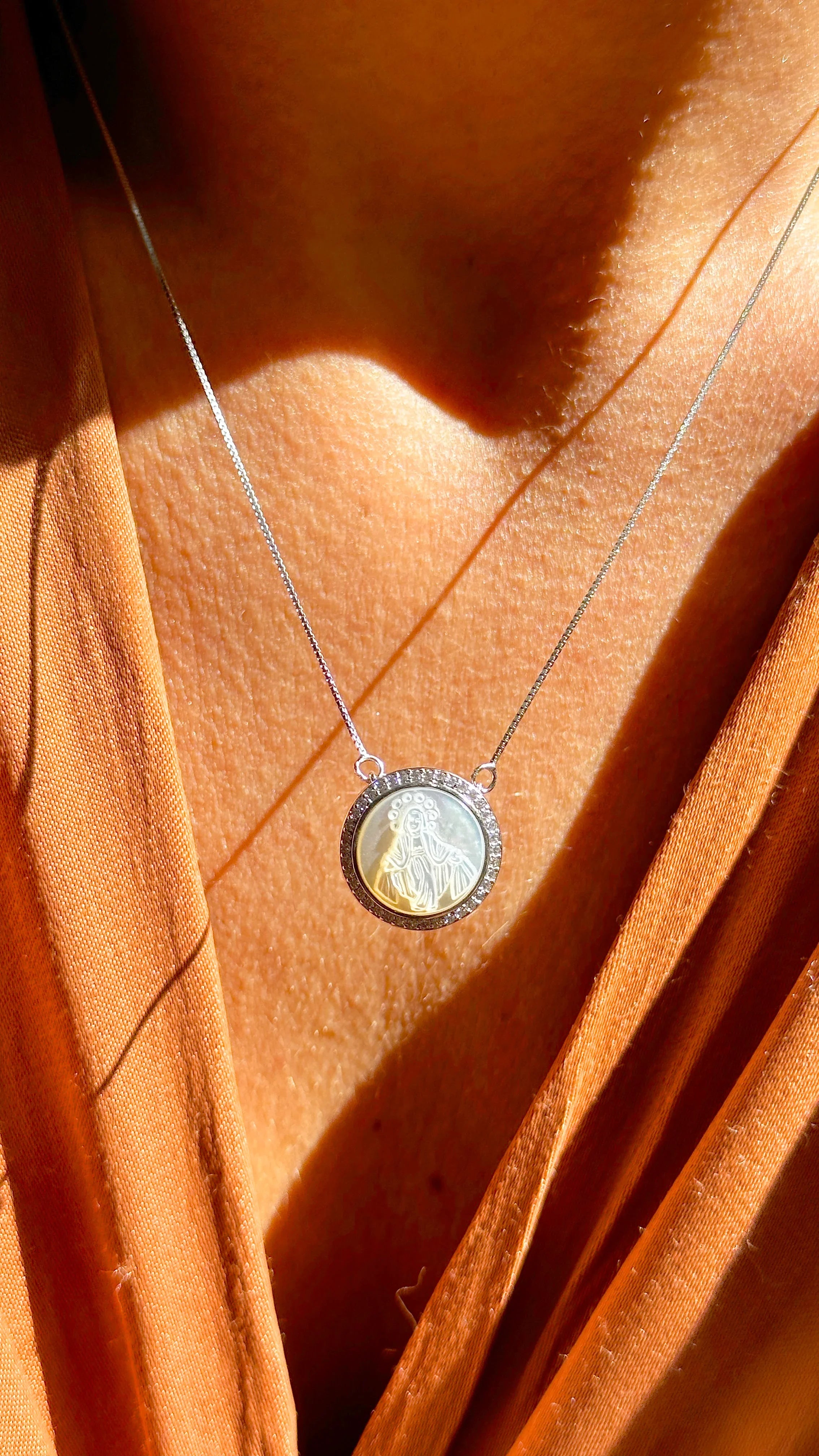 FUSION BLUE ZIRCONIA SCAPULAR MARIA NECKLACE | 925 QUEEN | BRAINSTORM JEWELRY - Brainstorm Jewelry