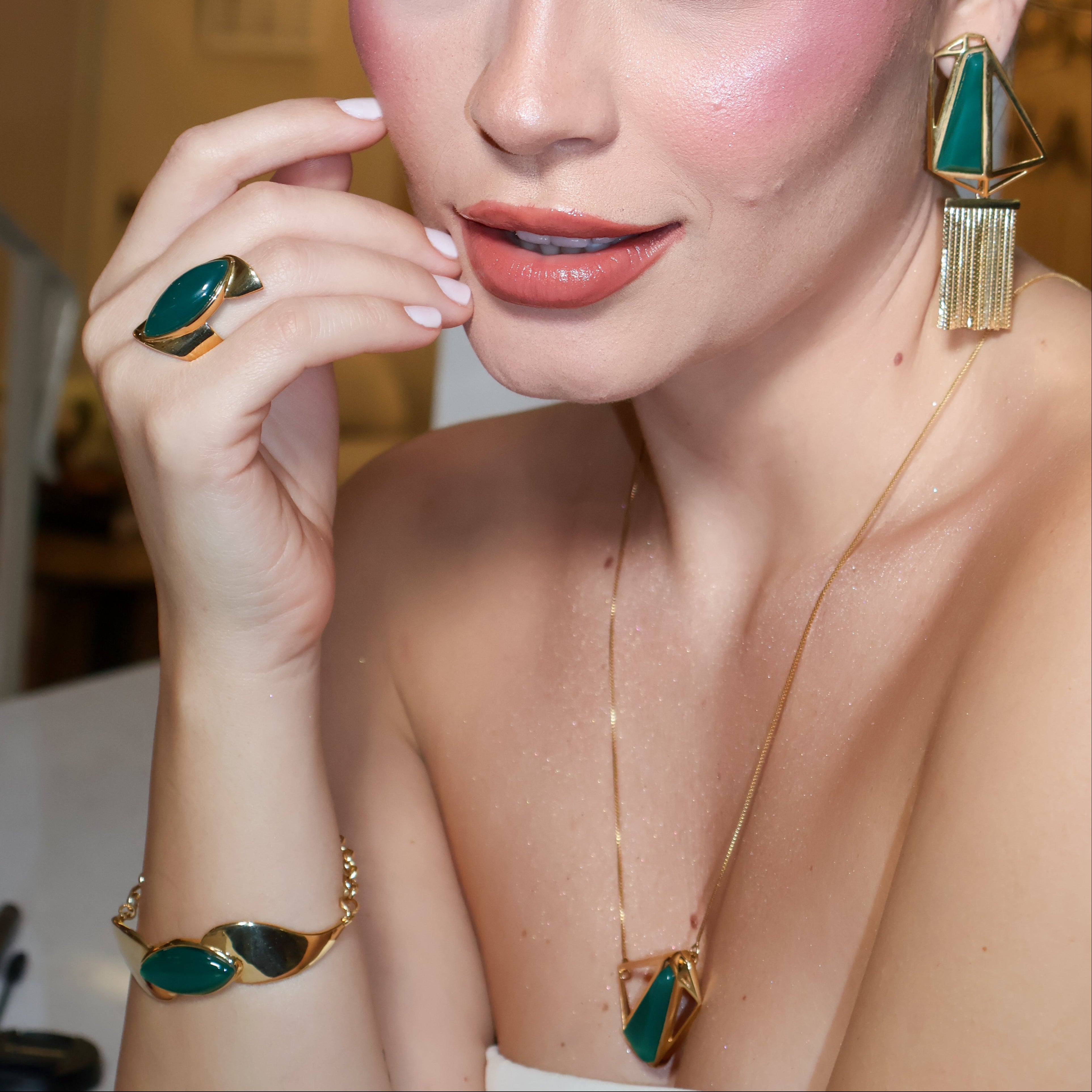 GREEN AGATE CENTRAL PARK BIG EARRING | GOLD PLATED | NYFW | BRAINSTORM JEWELRY