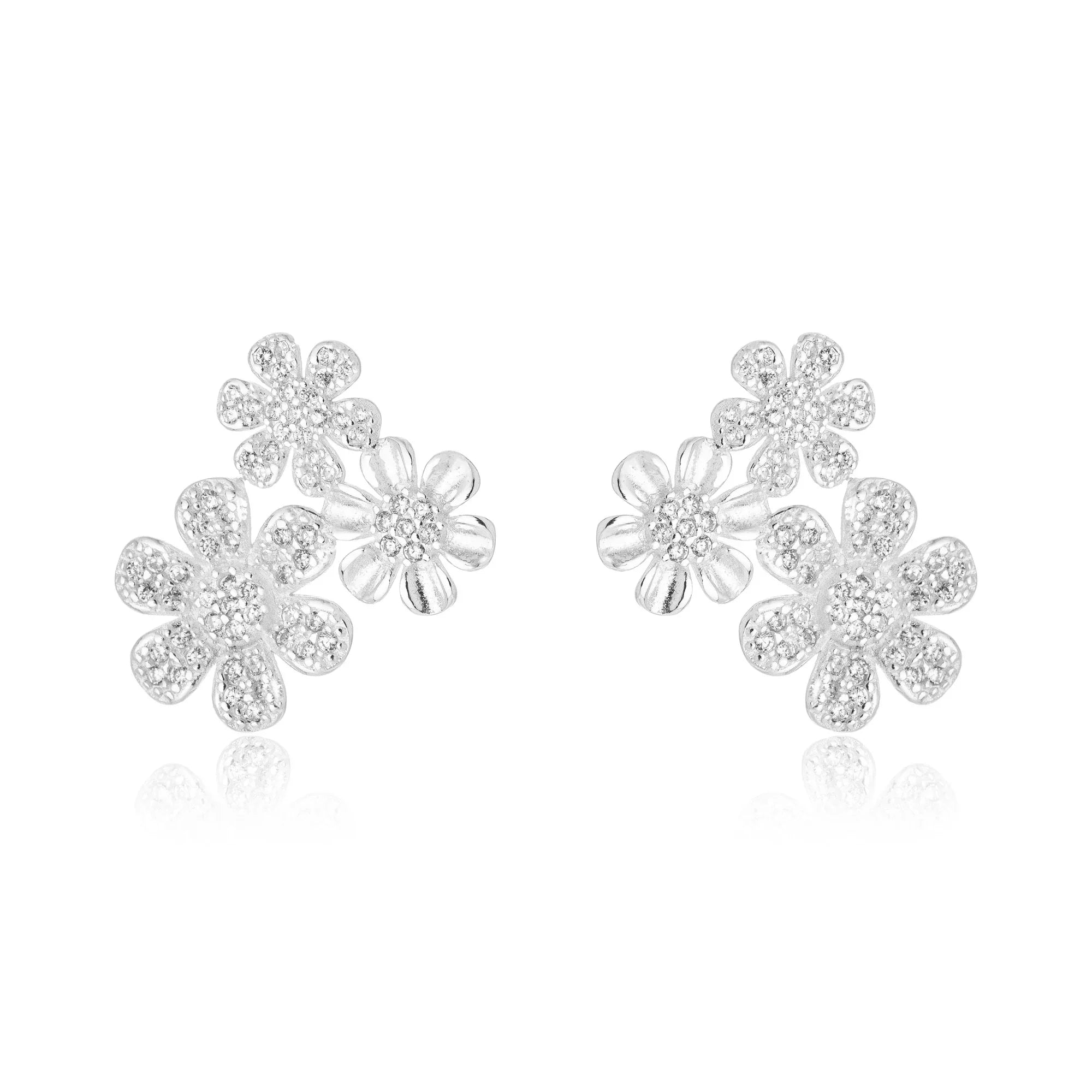 FLOWER HUG EARRING | SILVER | ETERNAL LOVE| BRAINSTORM JEWELRY - Brainstorm Jewelry
