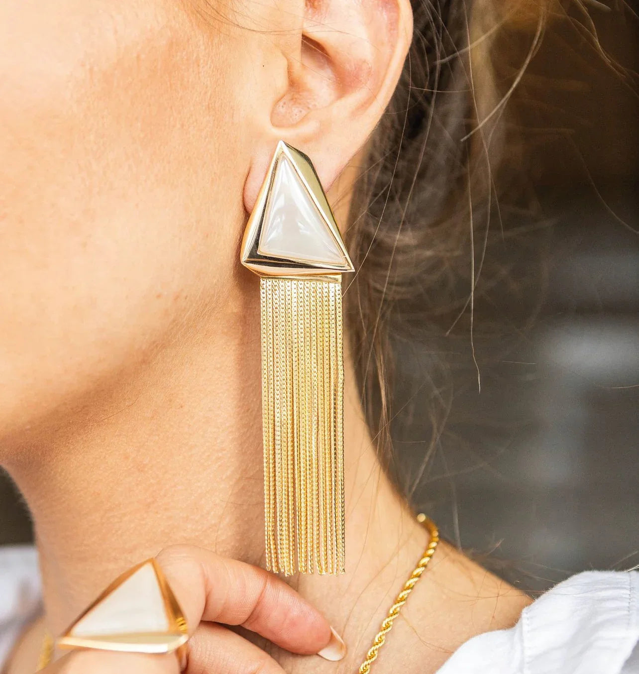 MILKY QUARTZ FIFTH AVENUE EARRING | GOLD PLATED | NYFW | BRAINSTORM JEWELRY - Brainstorm Jewelry