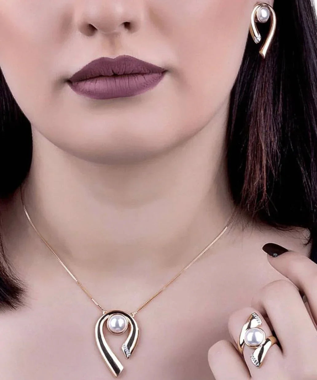 PEARL ELEGANCE RING | GOLD PLATED | OPULENCE | BRAINSTORM JEWELRY - Brainstorm Jewelry