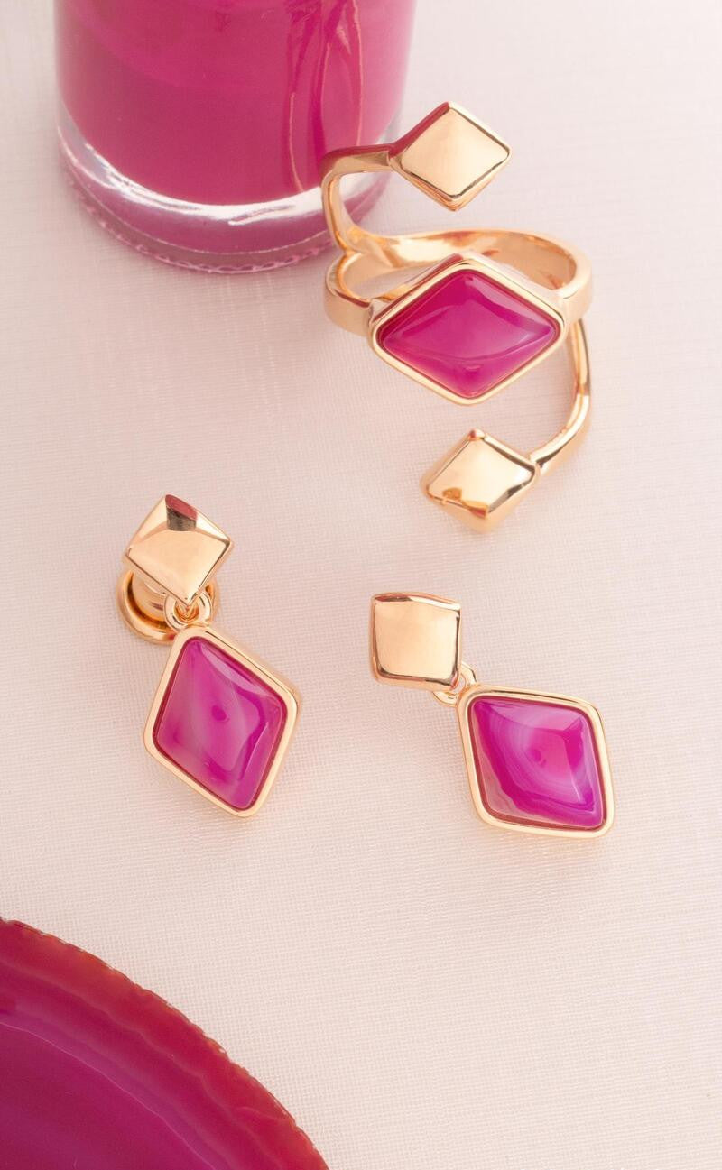 PINK AGATE DIAMOND-SHAPE EARRING | GOLD PLATED | MINIMALIST | BRAINSTORM JEWELRY