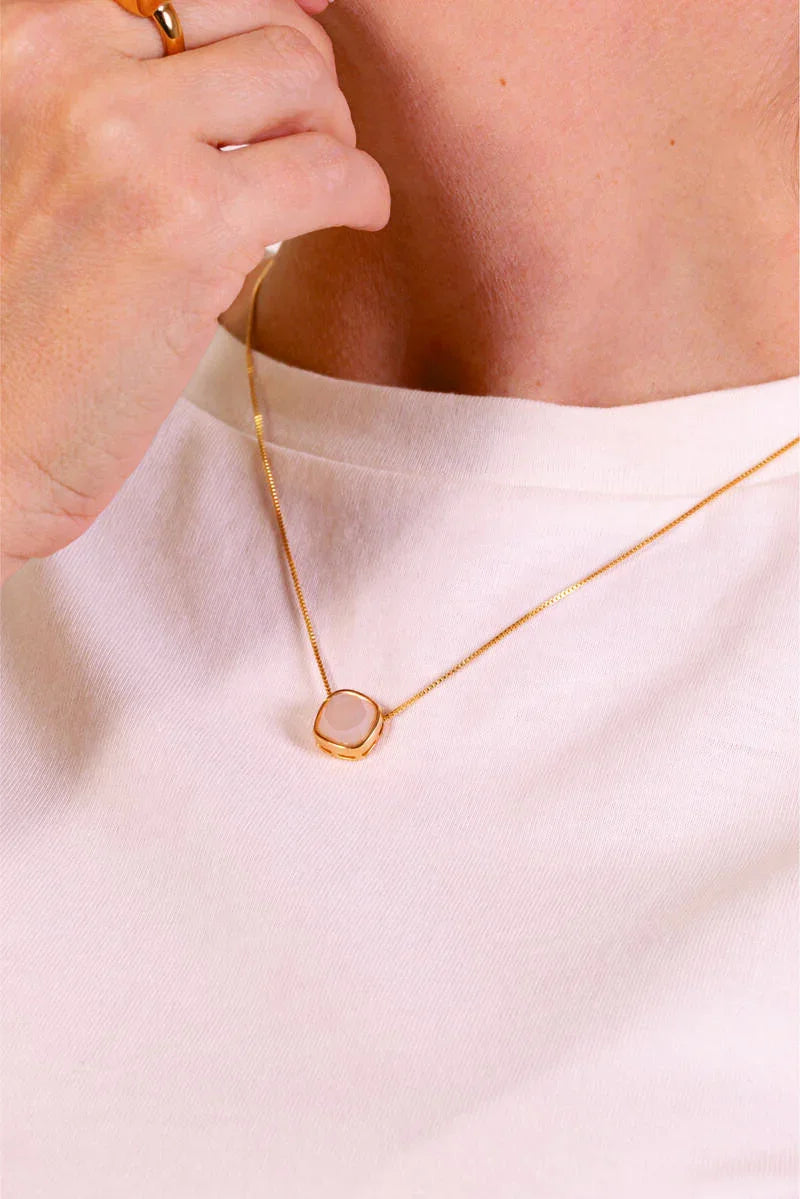WHITE AGATE SQUARE NECKLACE | GOLD PLATED | MINIMALIST| BRAINSTORM JEWELRY - Brainstorm Jewelry