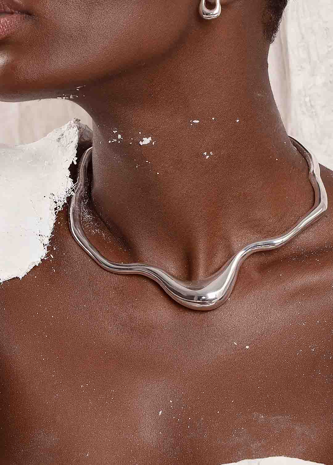 SILVER PLATED NECKLACE