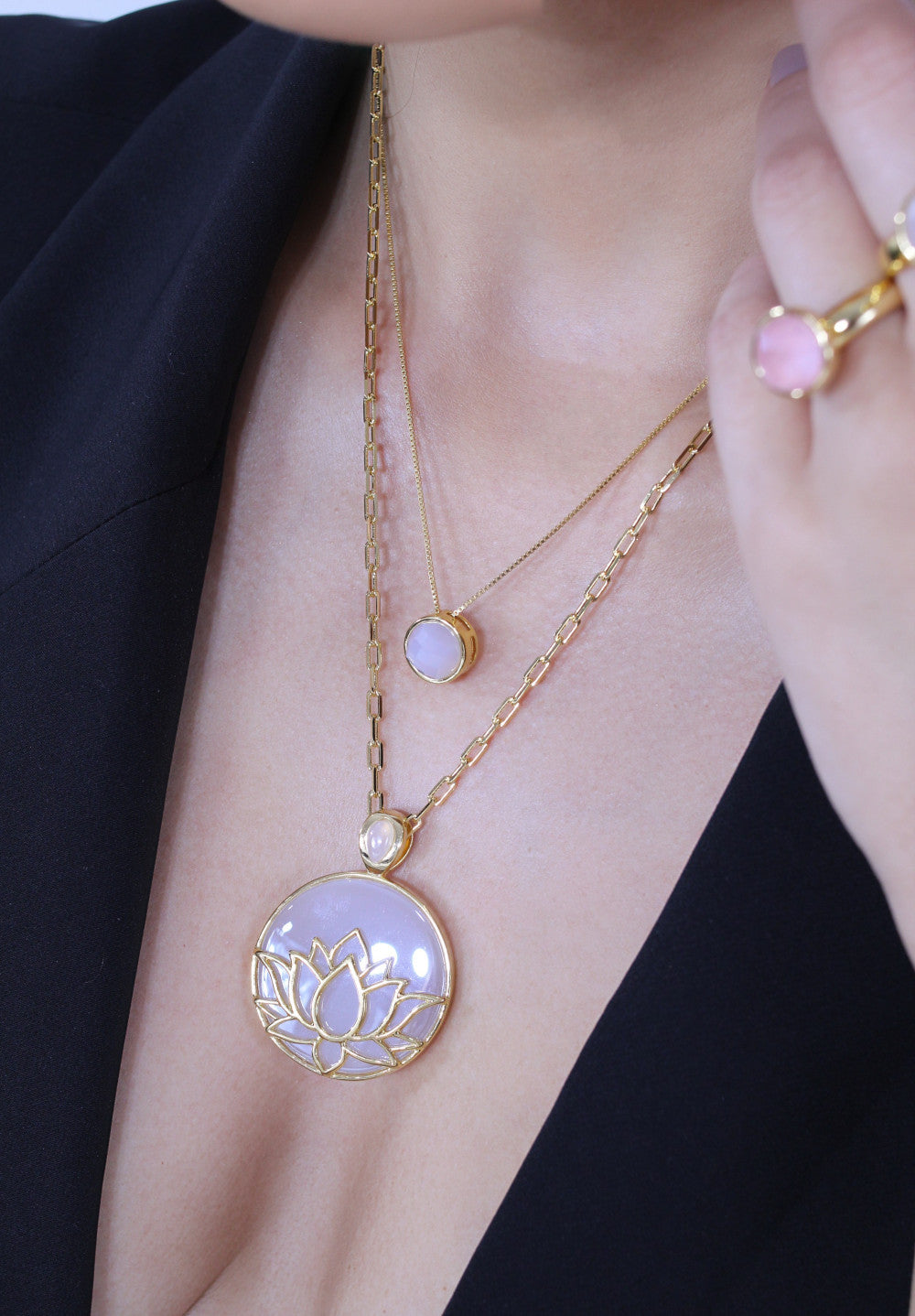 NECKLACE - GOLD PLATED - WHITE AGATE STONE