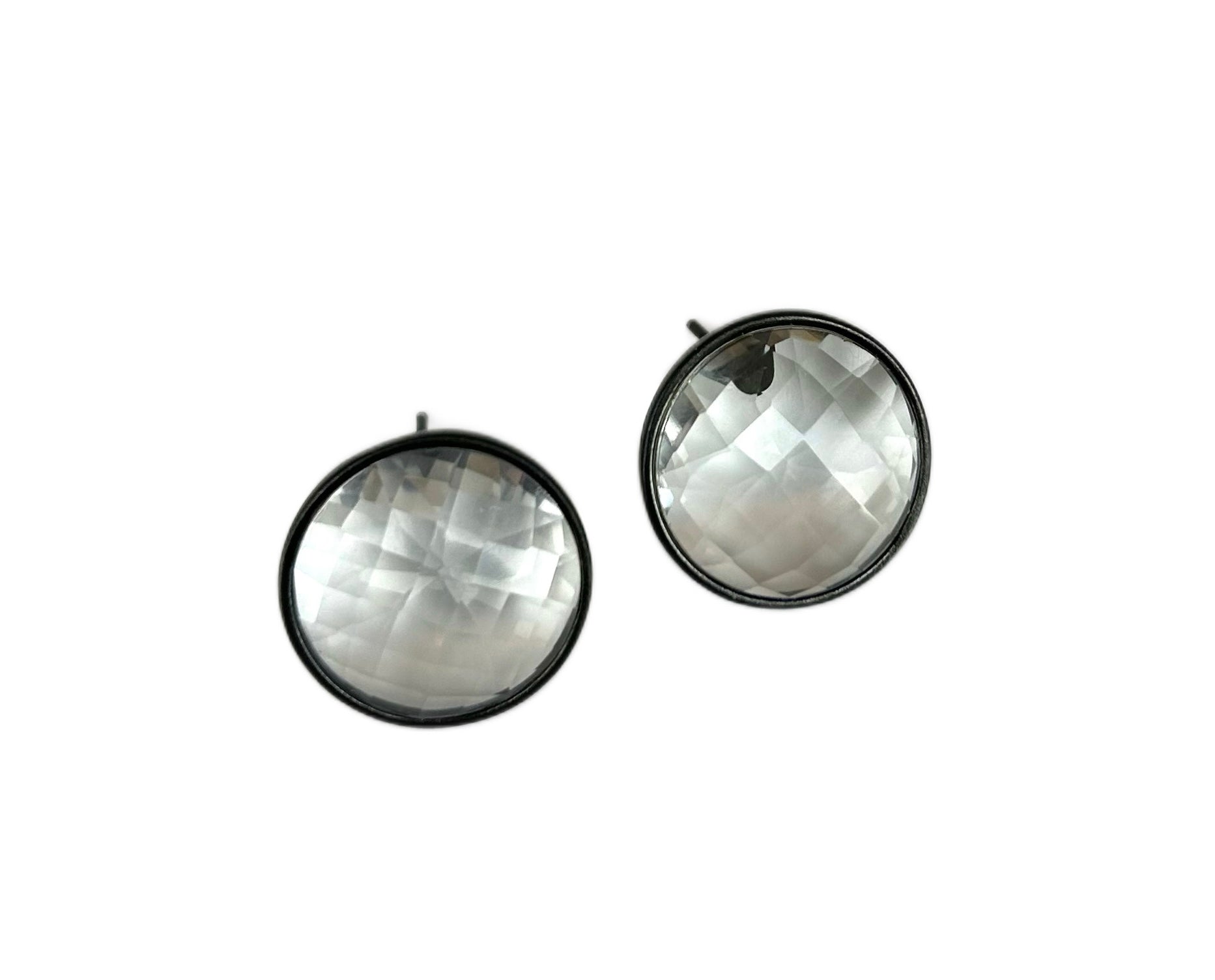 POINT OF LIGHT EARRING - BLACK METALLIZATION ROCK CRYSTAL