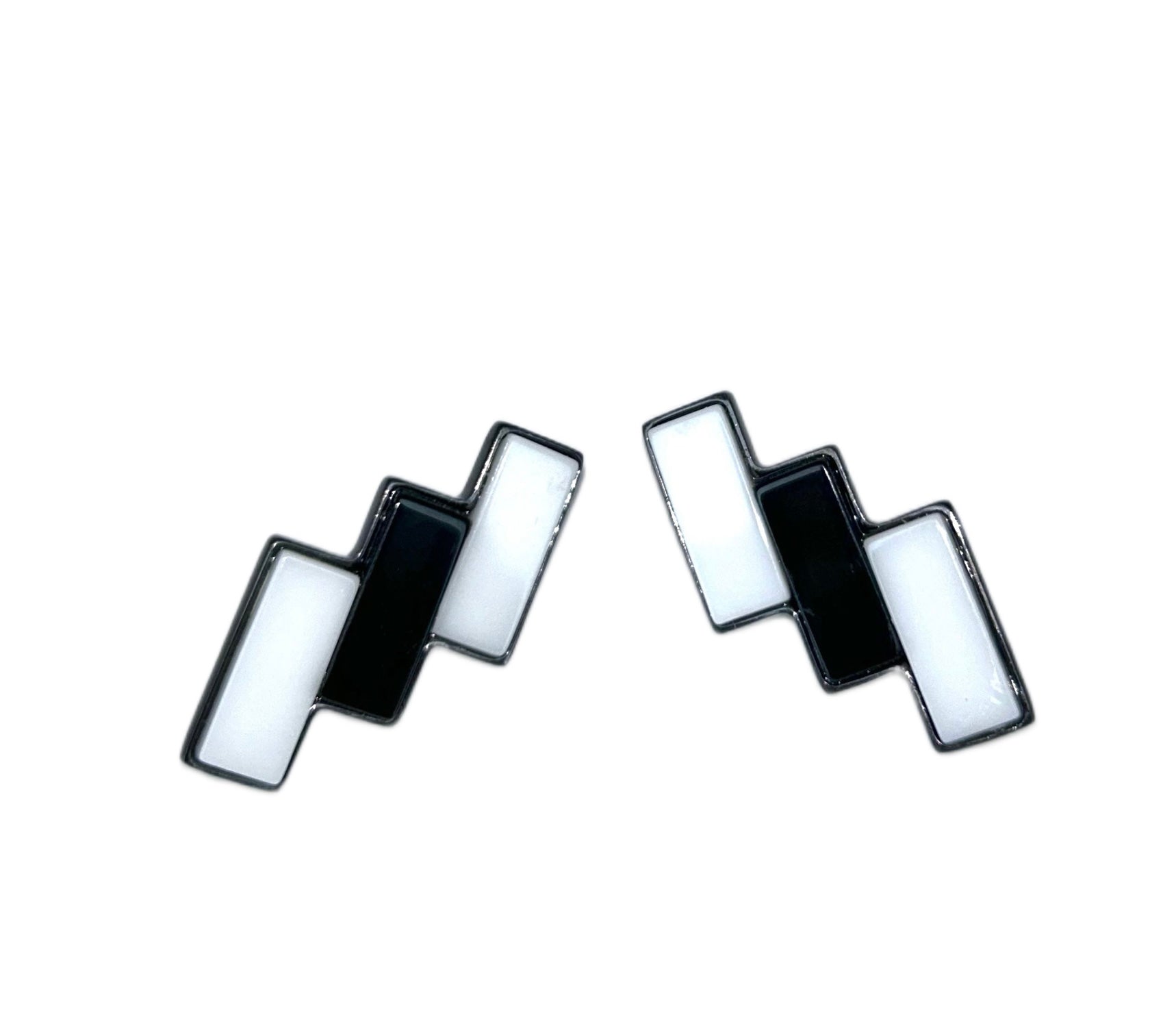 BLACK AND WHITE RECTANGLE - EARRING