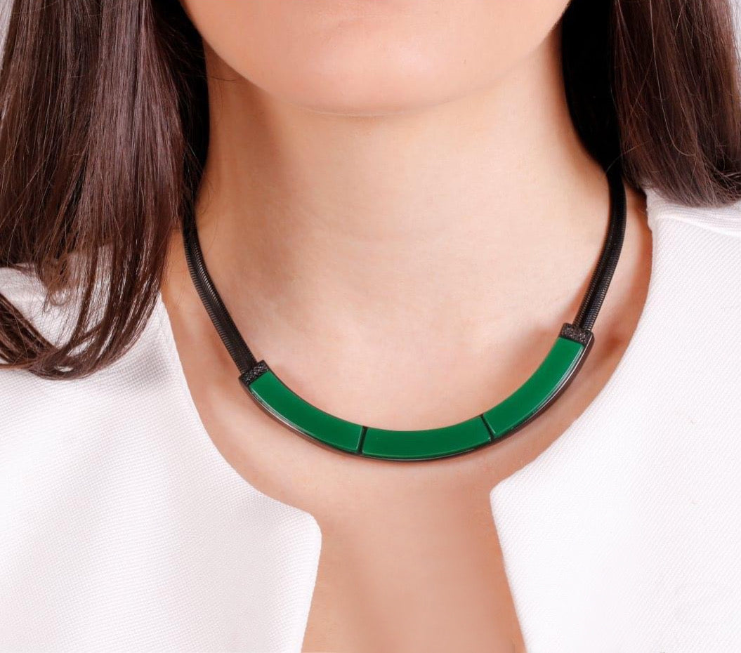 NECKLACE  - IT’S EMERALD GREEN