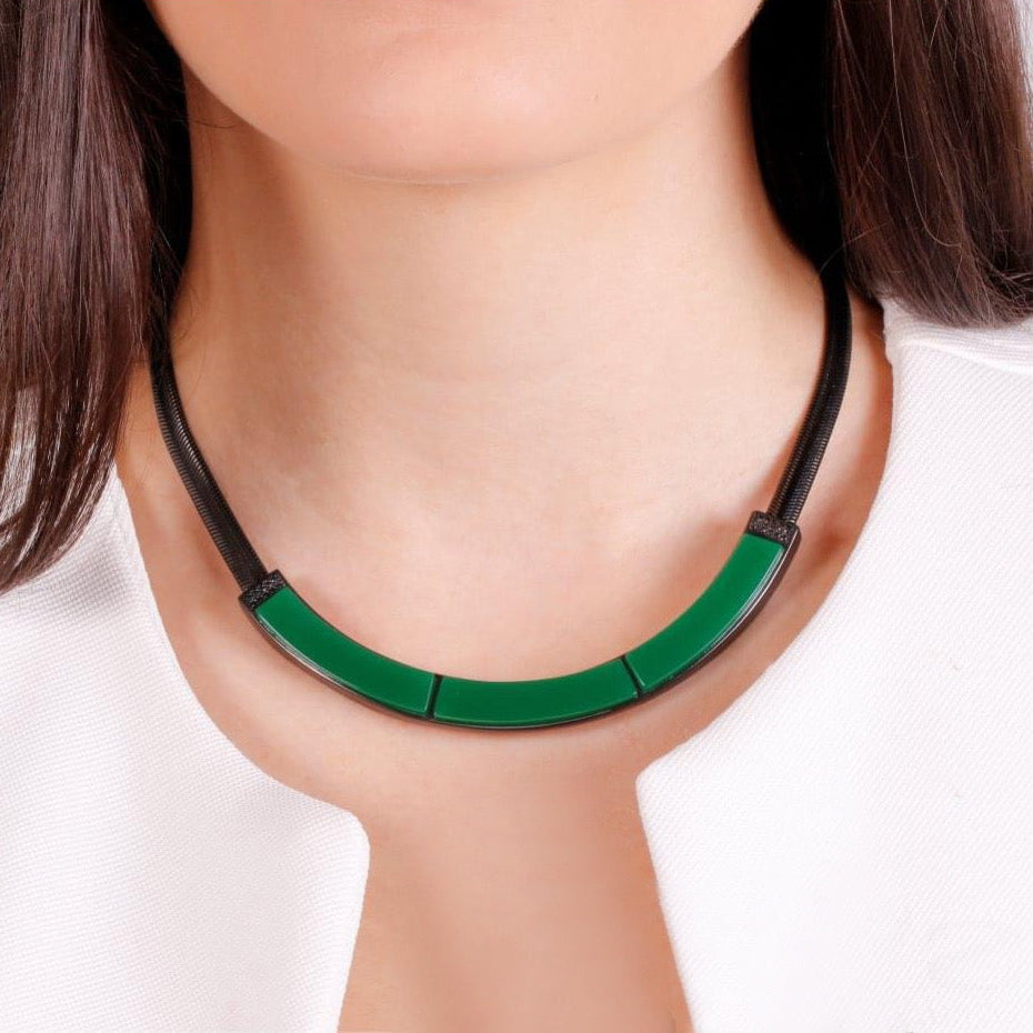 NECKLACE  - IT’S EMERALD GREEN