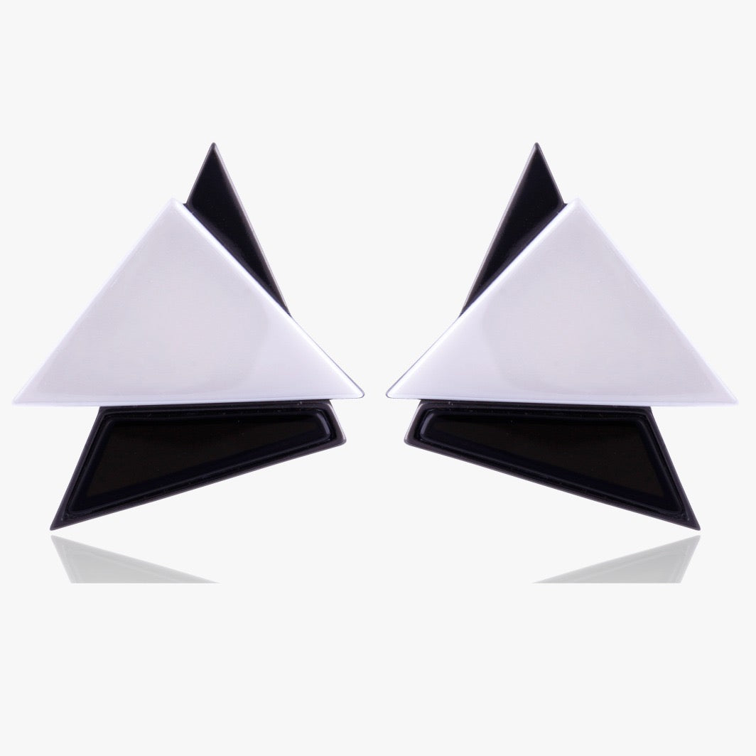 ONYX TRIANGLE WITH PORCELAIN EARRING