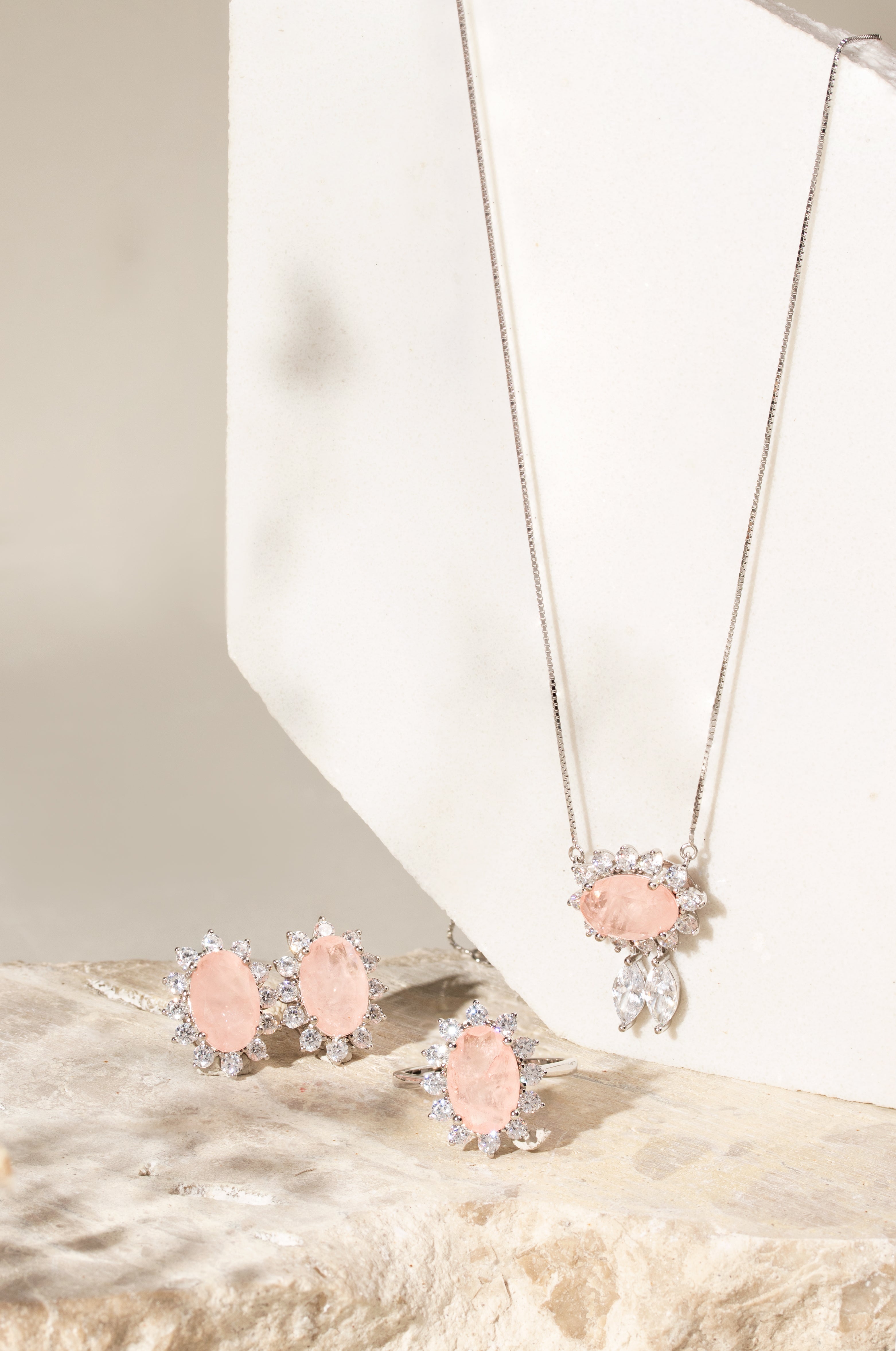 MORGANITE AND ZIRCONIA GEOVANA NECKLACE