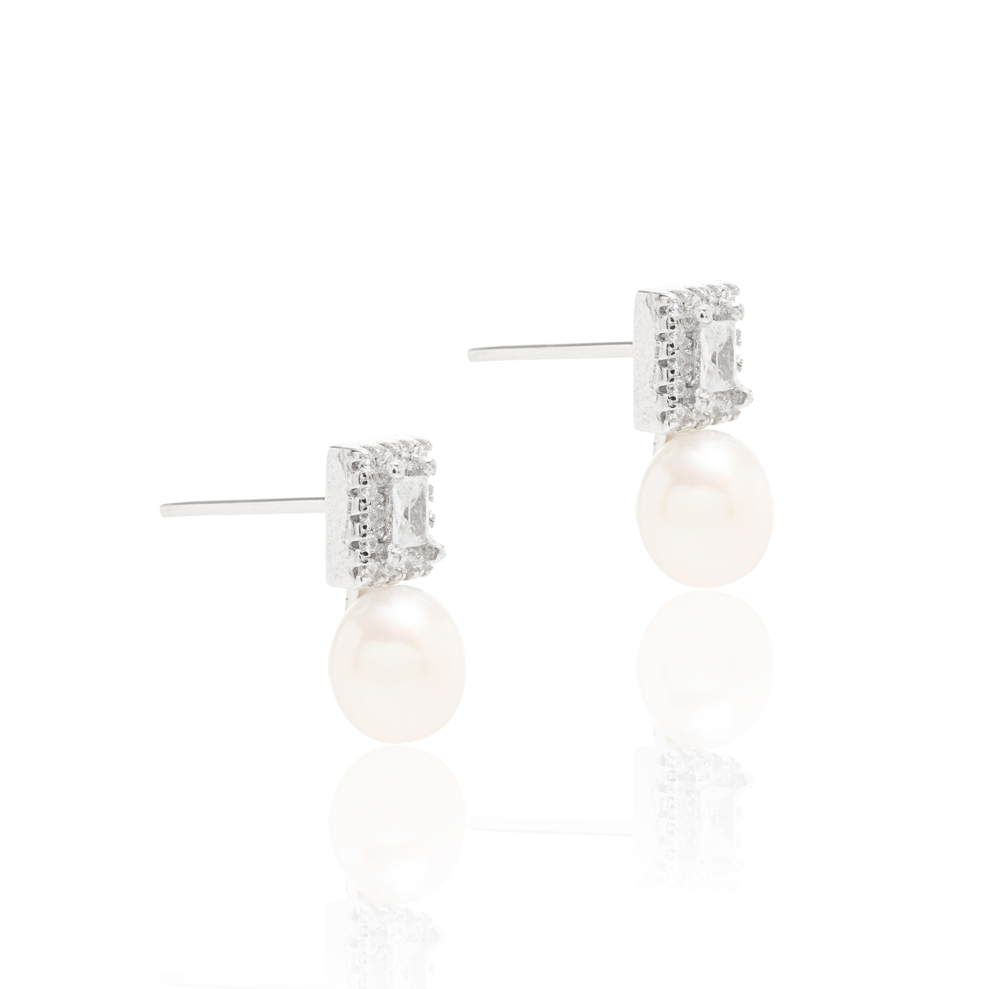 PEARL AND WHITE ZIRCONIA LARYSSA EARRING