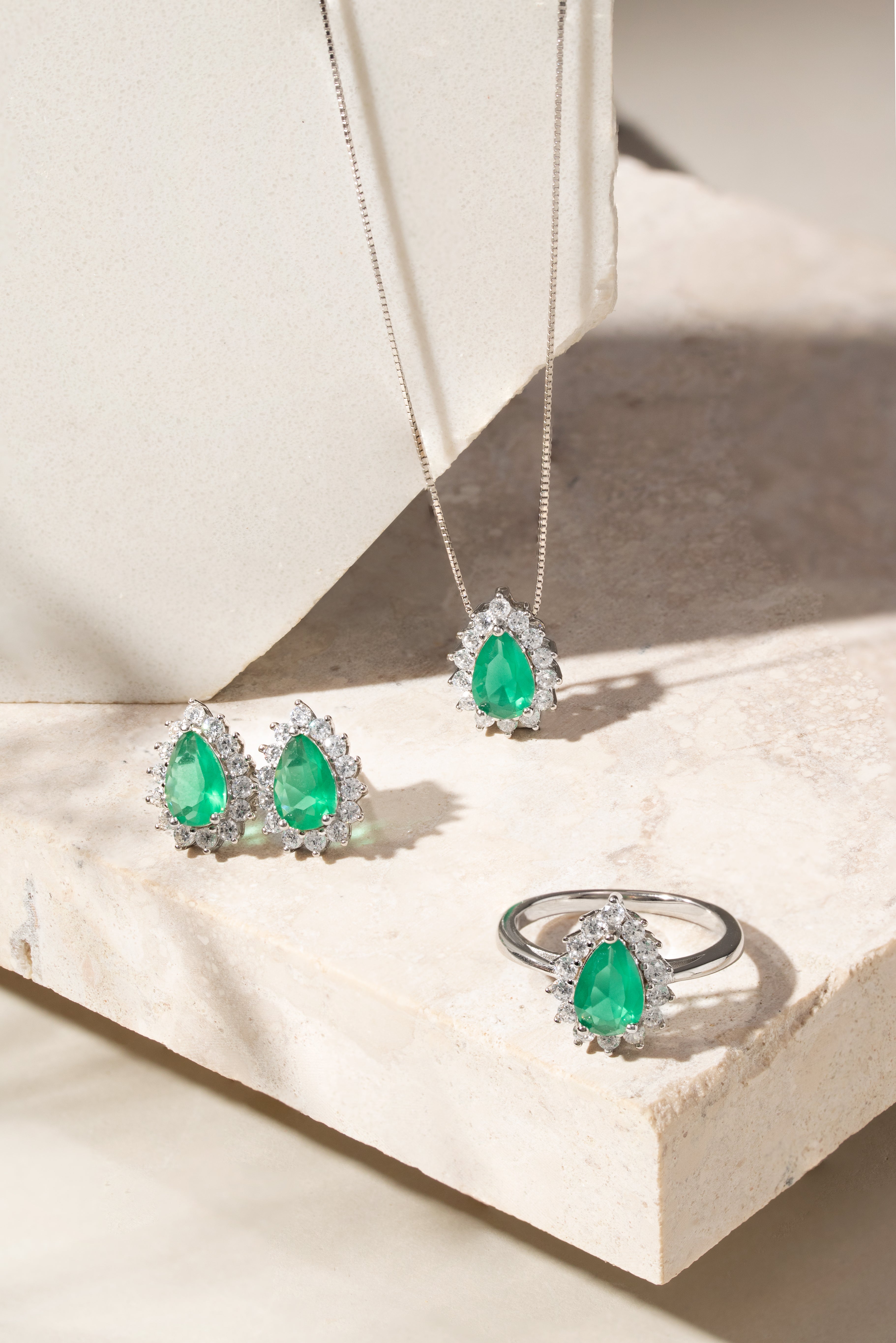 EMERALD EMMA NECKLACE