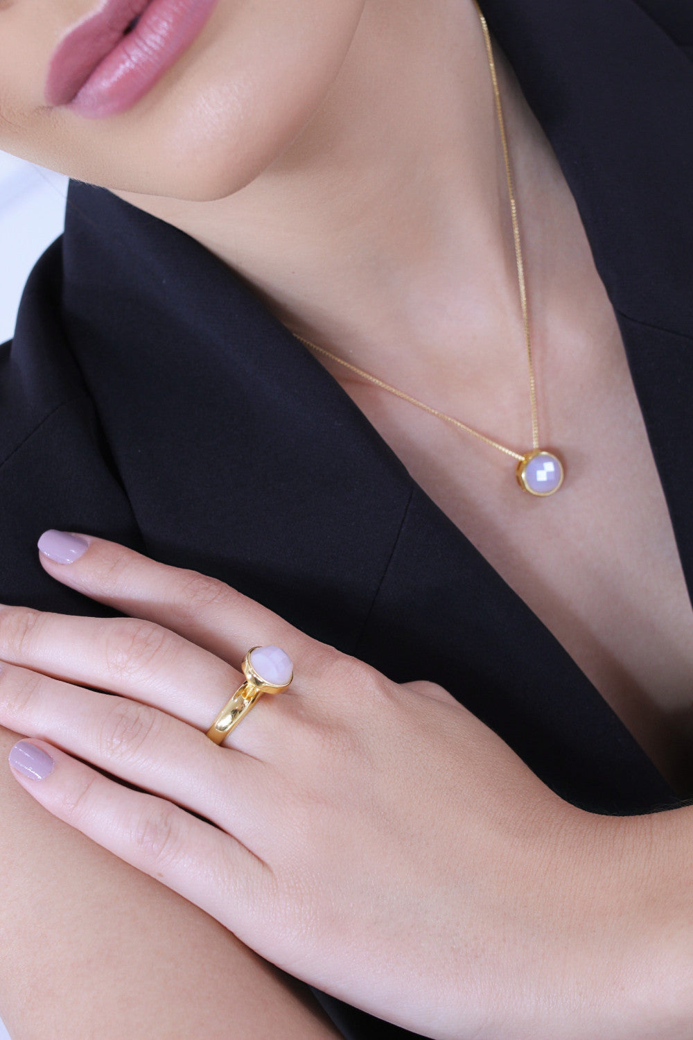 RING - GOLD PLATED - FACETED WHITE AGATE STONE