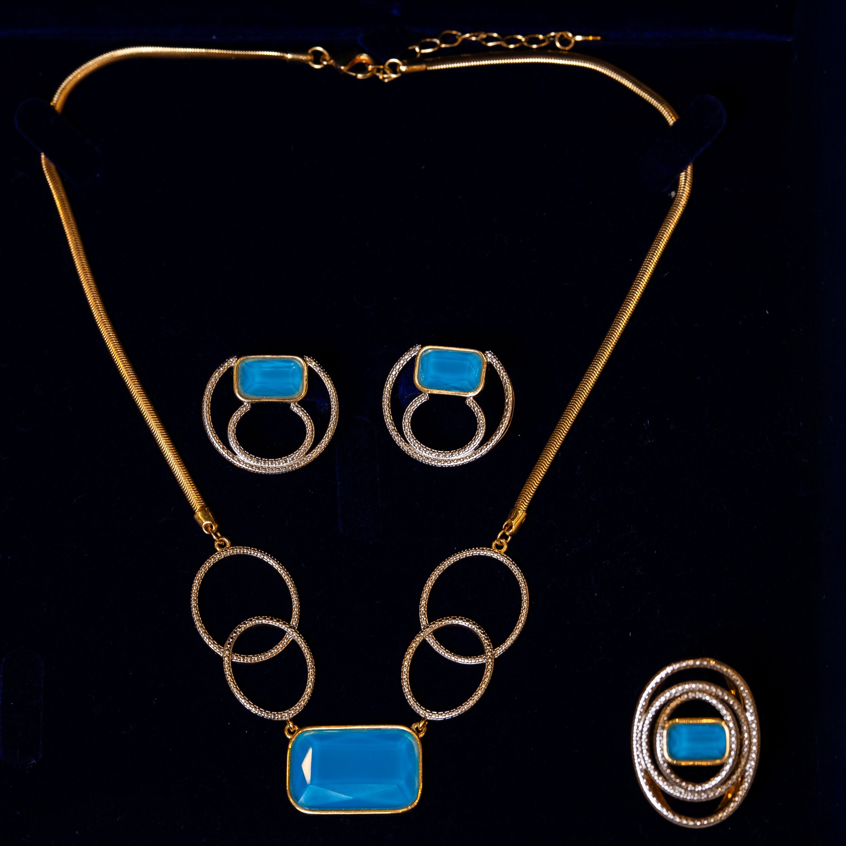 GOLDEN EMBRACE HOLIDAY GIFT SET – LIMITED EDITION