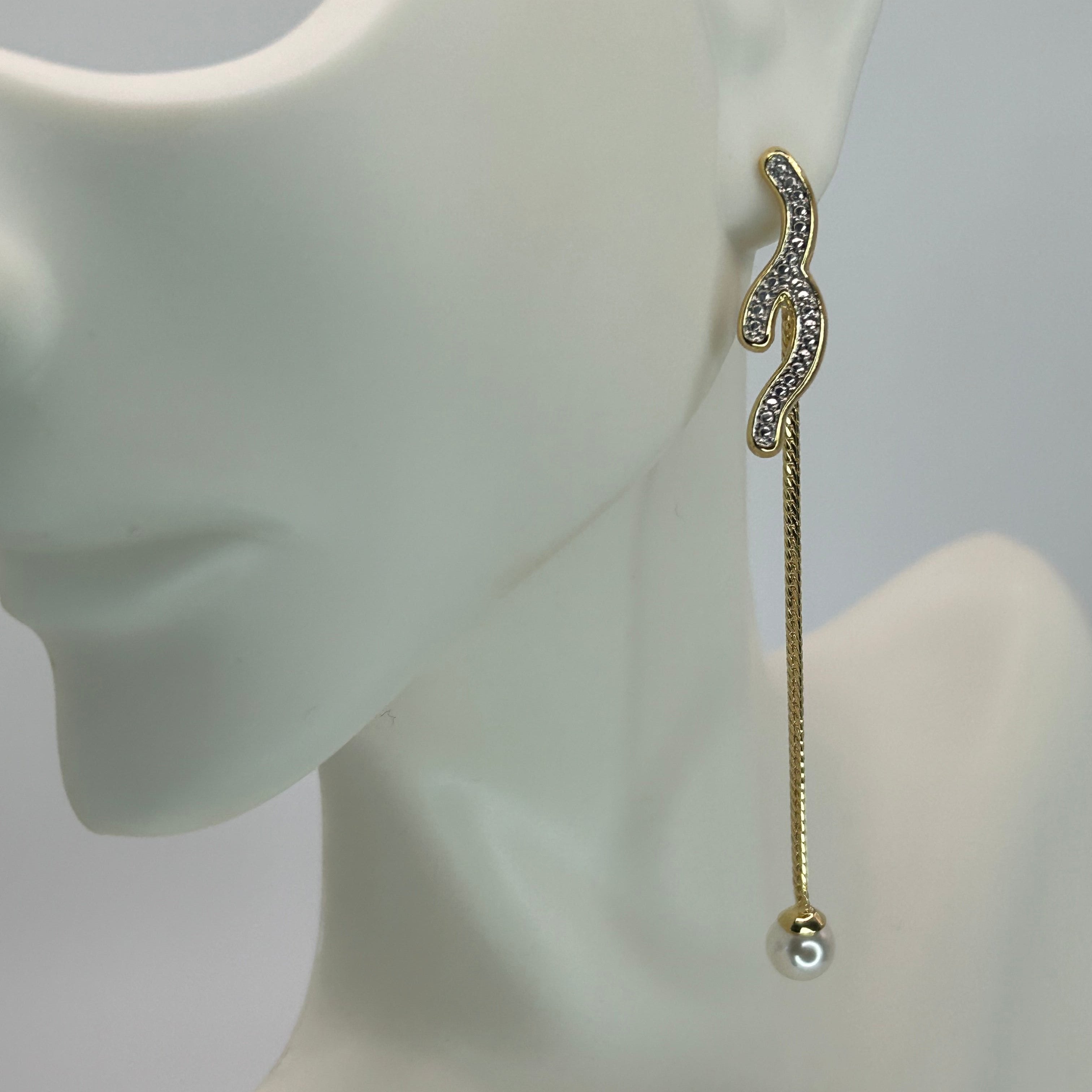 BLACK FRIDAY - VERSATILE  GOLD-PLATED EARRING WITH PEARL TIP