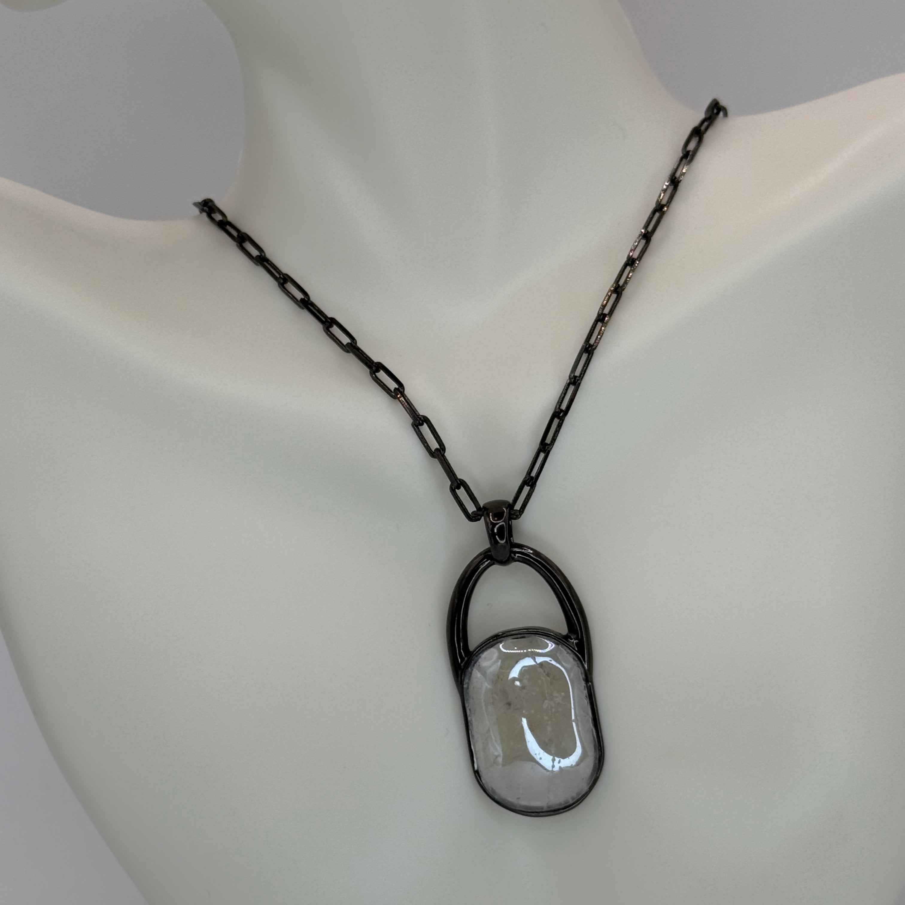 ROCKY CRYSTAL NECKLACE - BLACK RHODIUM