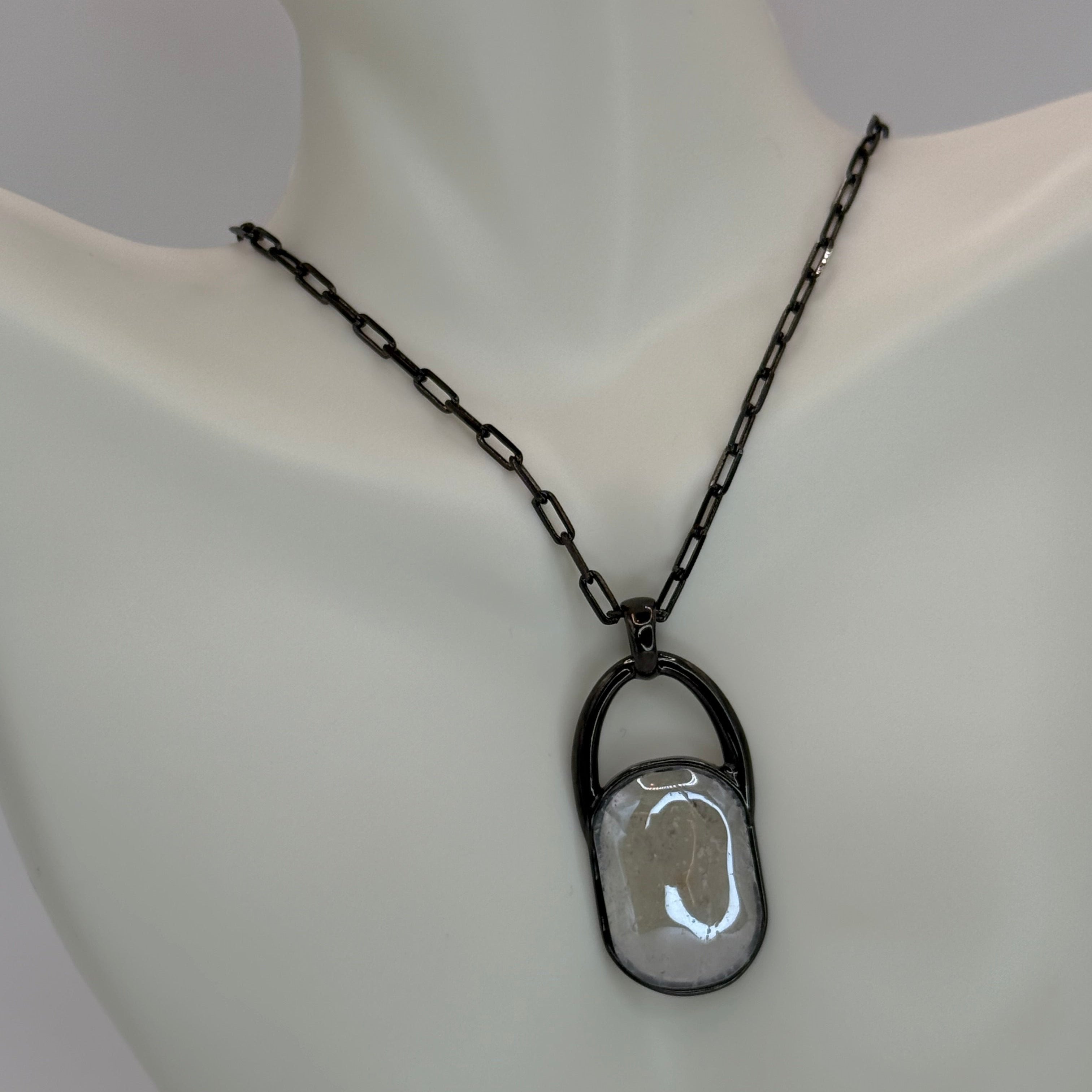 ROCKY CRYSTAL NECKLACE - BLACK RHODIUM