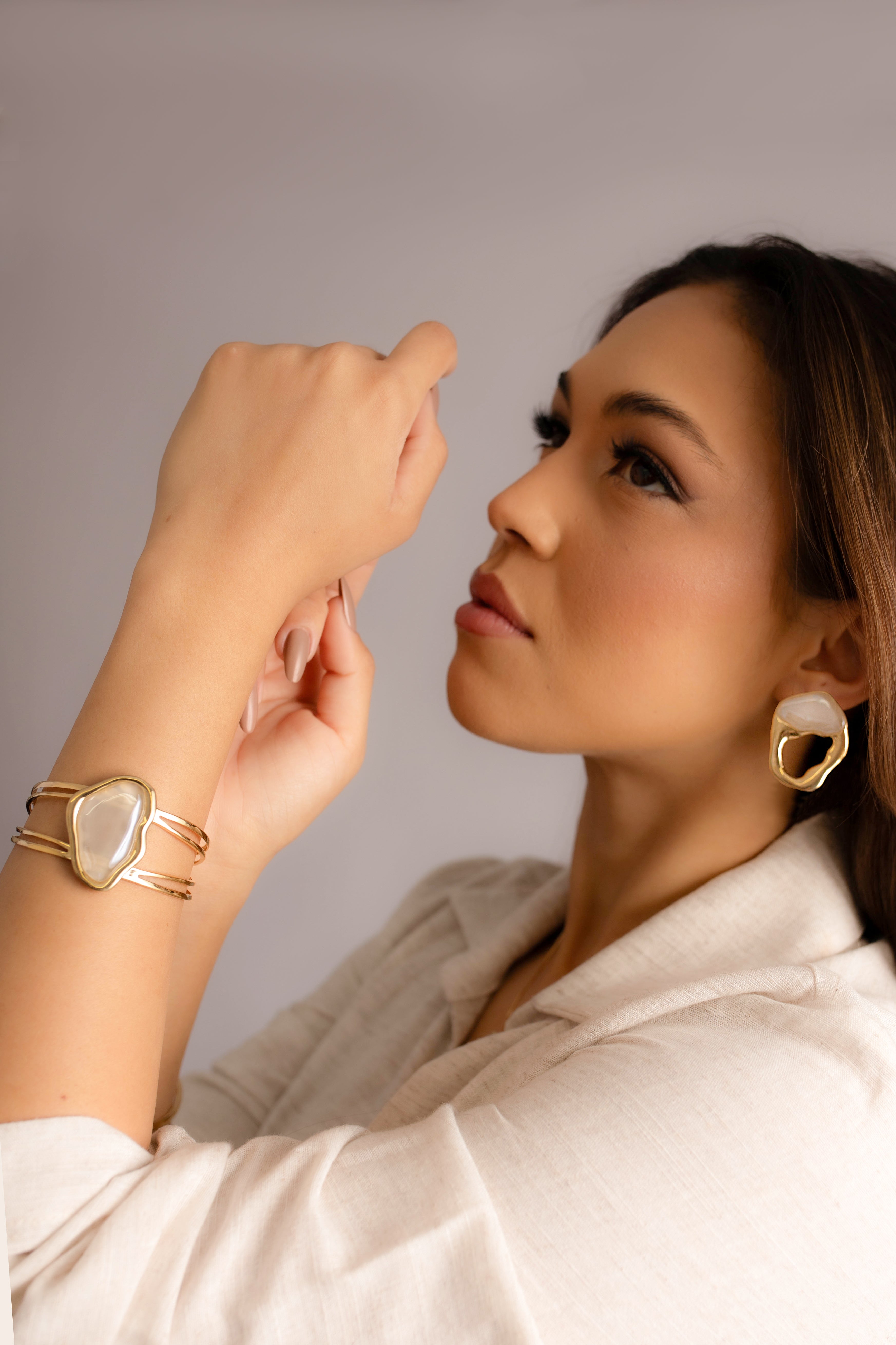 MILKY QUARTZ BRACELET - GOLD PLATED