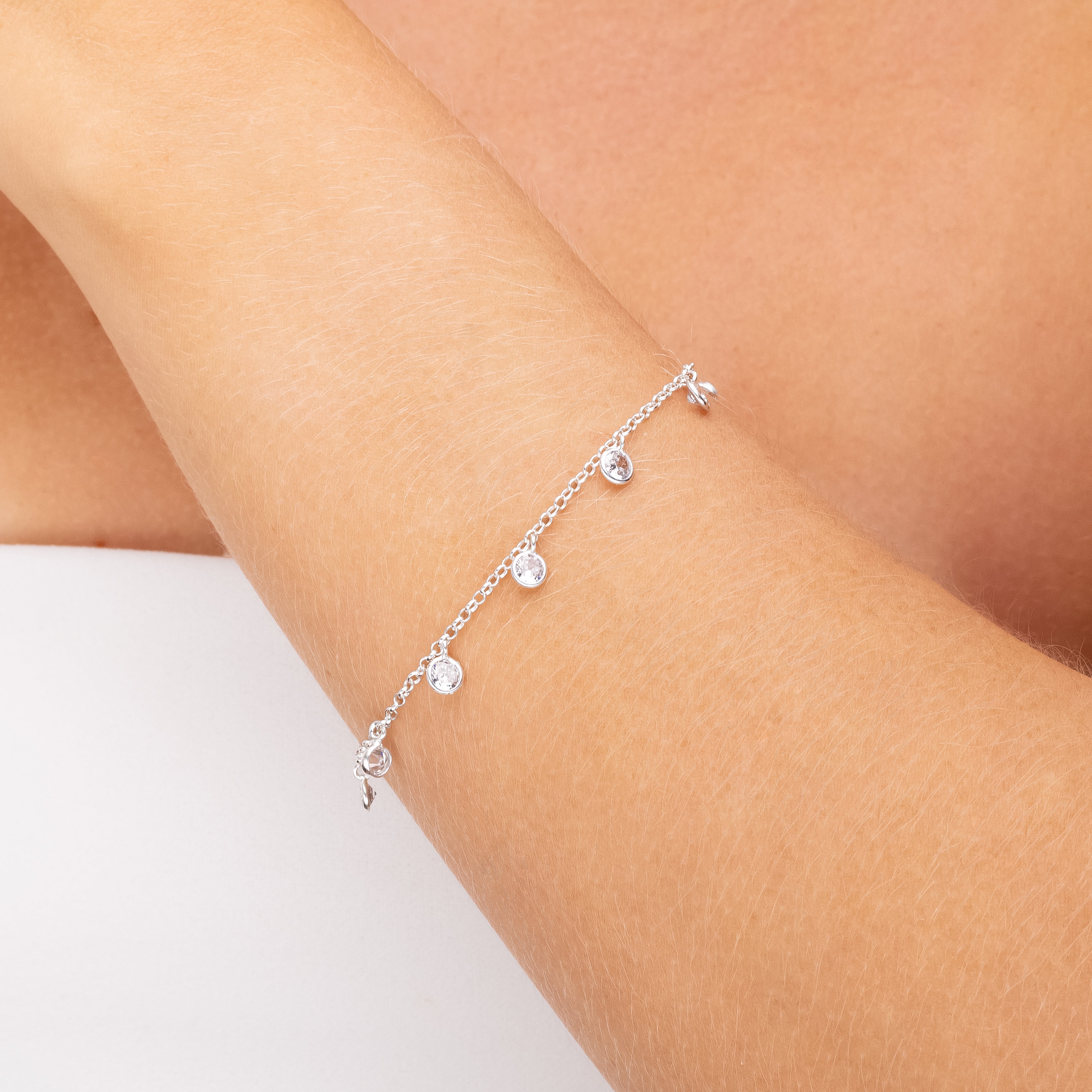 CLEAR CIRCLE BRACELET | SILVER | ETERNAL COLLECTION | BRAINSTORM JEWELRY