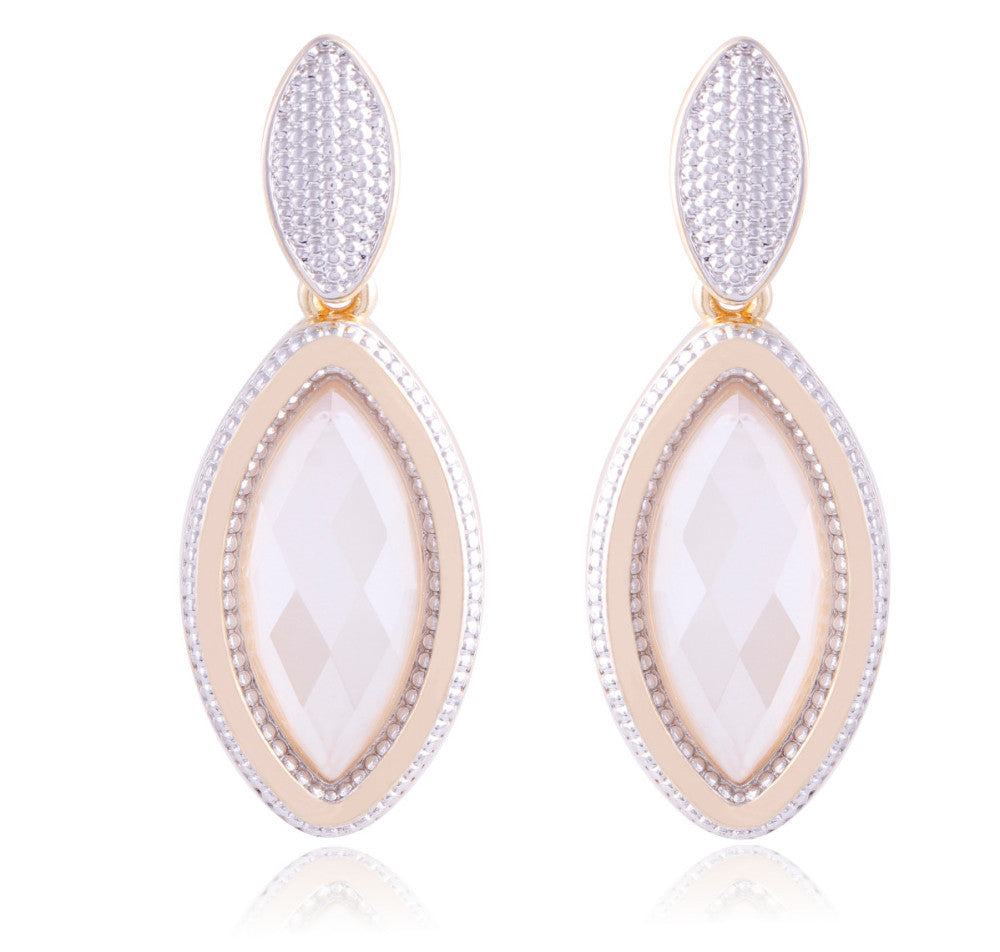 MILKY QUARTZ DROP EARRING - GOLD PLATED