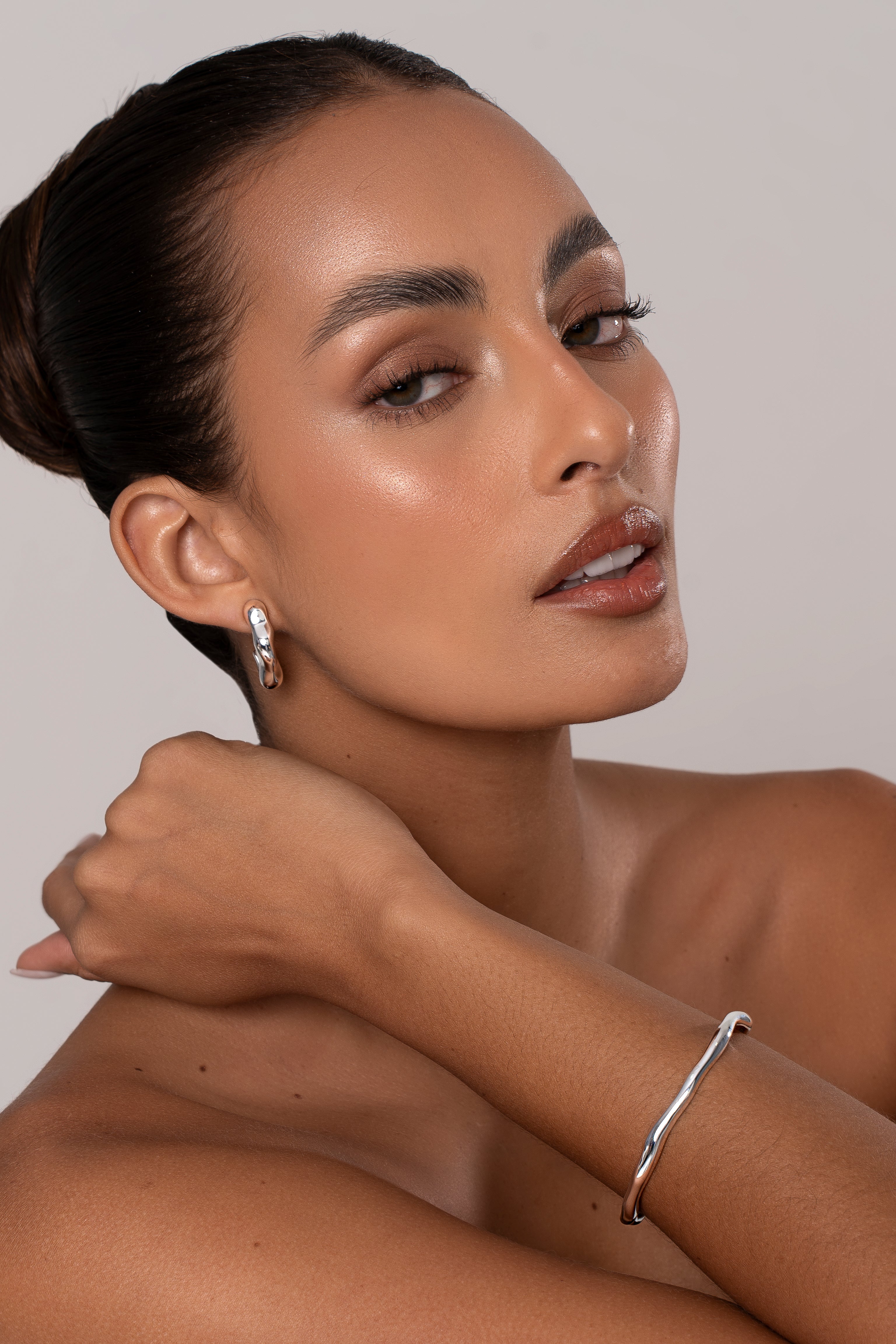 INTENT HOOP EARRING| SILVER PLATED | UNSTOPPABLE COLLECTION | BRAINSTORM JEWELRY