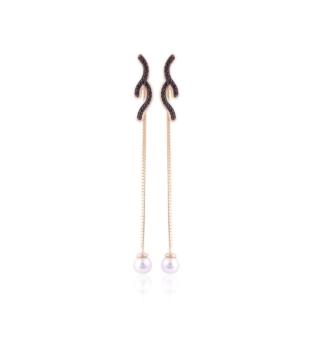 GOLD-PLATED EARRING WITH PEARL TIP